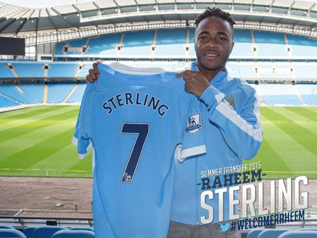 Sterling sẽ gia nhập đội hình Manchester City tới Việt Nam hôm 25/7 tới.